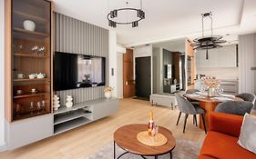 Lux Apart z Tarasem - CENTRUM - Parking Sauna Siłownia Meldunki 24na7